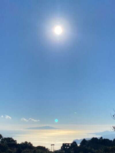 日金太陽と大島.jpg