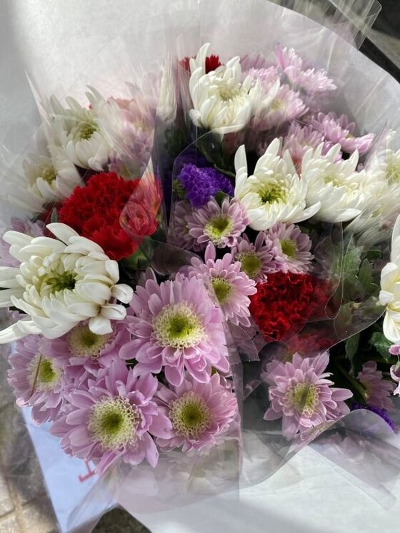 お彼岸期間中は水曜日も開園いたします